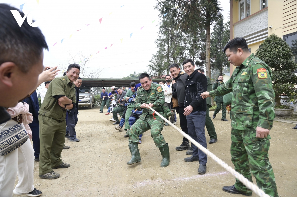 xuan am noi bien cuong lao cai hinh anh 3