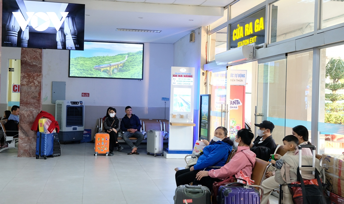 lượng hành khách tăng dịp tết, tàu xe ở Đà nẵng đáp ứng đủ hình ảnh 5 luong hanh khach tang dip tet, tau xe o Da nang dap ung du hinh anh 5
