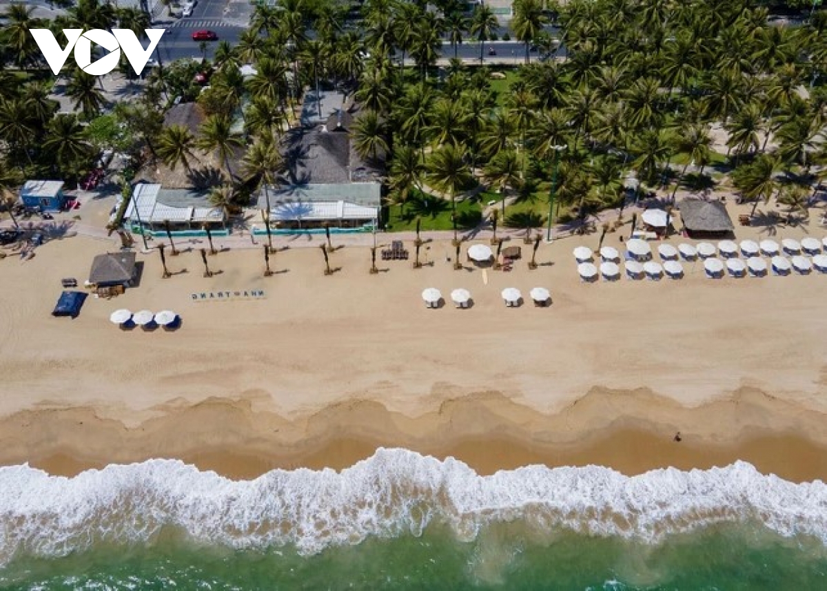 ra soat toan bo dich vu kinh doanh tren bai bien nha trang hinh anh 1