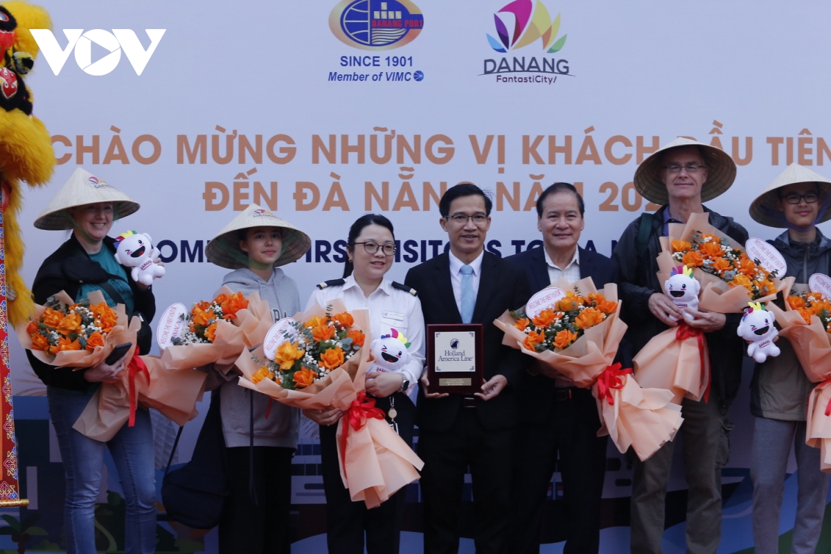 2000 khách du lịch quốc tế bằng tàu biển đến Đà Nẵng trong ngày đầu năm mới