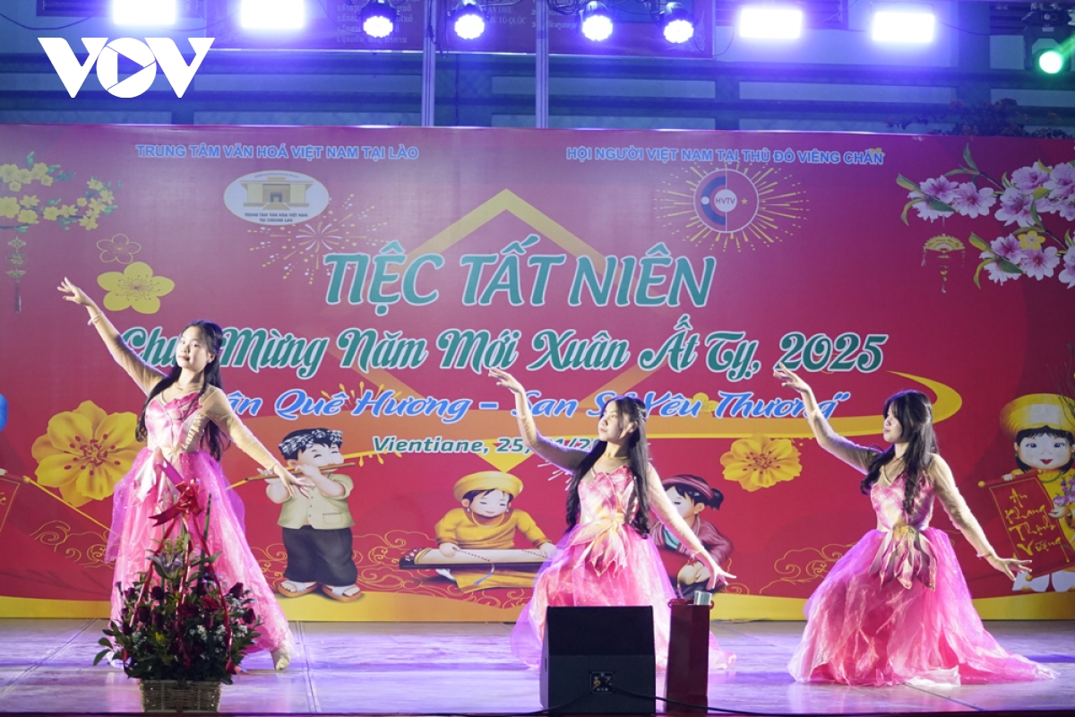 nguoi viet tai thu do vientiane tung bung don chao nam moi hinh anh 3