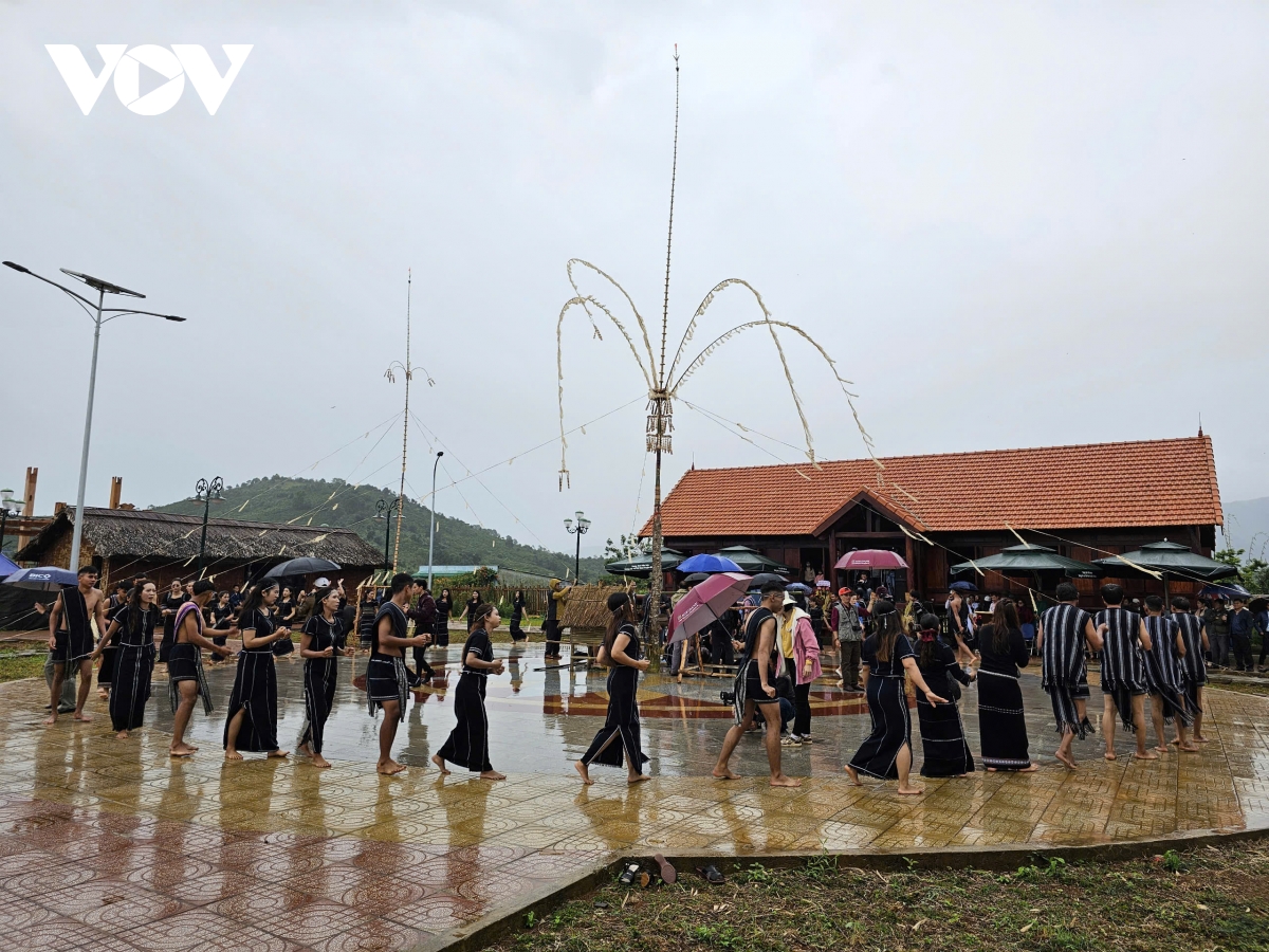 giữ gìn bản sắc văn hoá qua du lịch cồng chiêng ở lâm Đồng hình ảnh 2 giu gin ban sac van hoa qua du lich cong chieng o lam Dong hinh anh 2