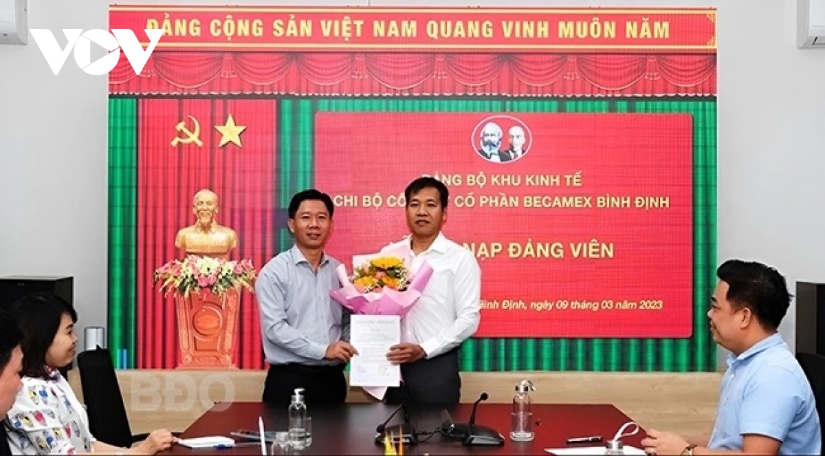 chú trọng chất lượng phát triển đảng viên mới ở bình Định hình ảnh 2 chu trong chat luong phat trien dang vien moi o binh Dinh hinh anh 2