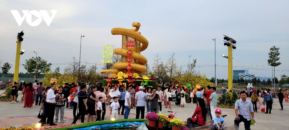 tiền giang, bến tre thu hút đông khách du lịch dịp tết hình ảnh 1 tien giang, ben tre thu hut dong khach du lich dip tet hinh anh 1