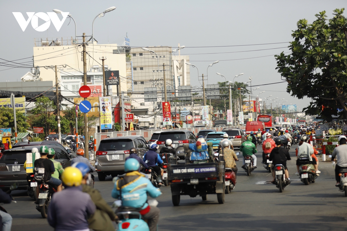 giao thong tp.hcm da thong thoang, de chiu hon hinh anh 7