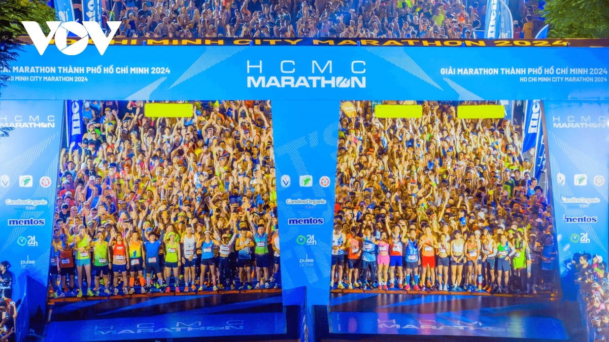 giải marathon tp.hcm mở đầu sự kiện kỷ niệm 50 năm giải phóng miền nam hình ảnh 1 giai marathon tp.hcm mo dau su kien ky niem 50 nam giai phong mien nam hinh anh 1