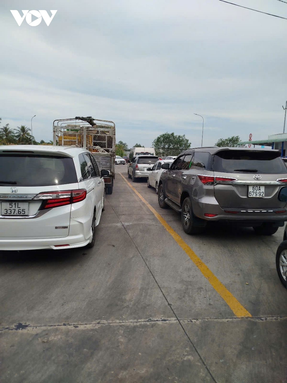 giao thông ùn ứ nghiêm trọng, 5 lần xả tại trạm thu phí tại tiền giang hình ảnh 4 giao thong un u nghiem trong, 5 lan xa tai tram thu phi tai tien giang hinh anh 4