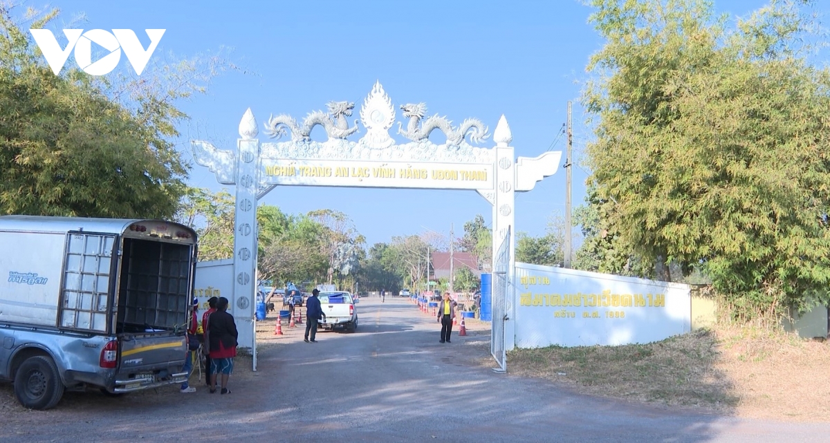 phong tục tảo mộ dịp tết đến xuân về - gìn giữ nét văn hoá việt tại thái lan hình ảnh 2 phong tuc tao mo dip tet den xuan ve - gin giu net van hoa viet tai thai lan hinh anh 2