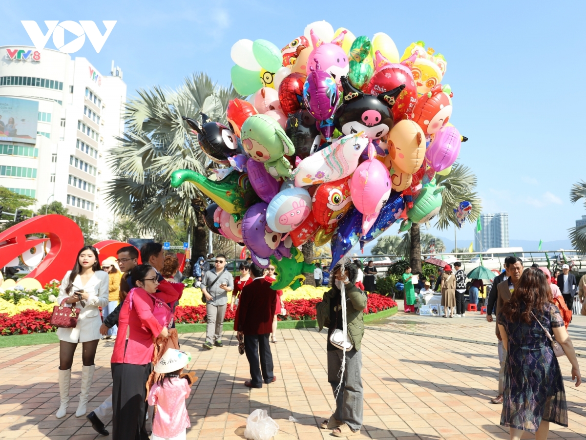 du xuân đường hoa, check-in linh vật Ất tỵ 2025 ở thành phố Đà nẵng hình ảnh 10 du xuan duong hoa, check-in linh vat At ty 2025 o thanh pho Da nang hinh anh 10