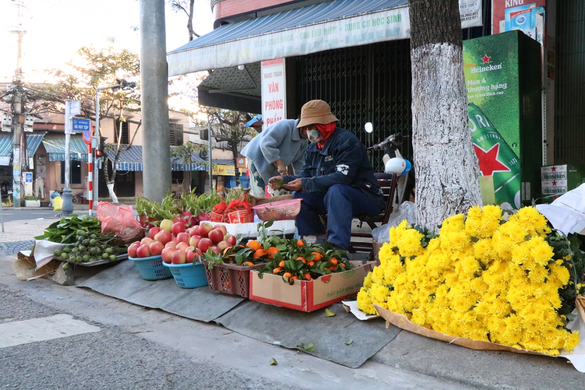 rộn ràng phiên chợ may mắn đầu năm hình ảnh 1 ron rang phien cho may man dau nam hinh anh 1