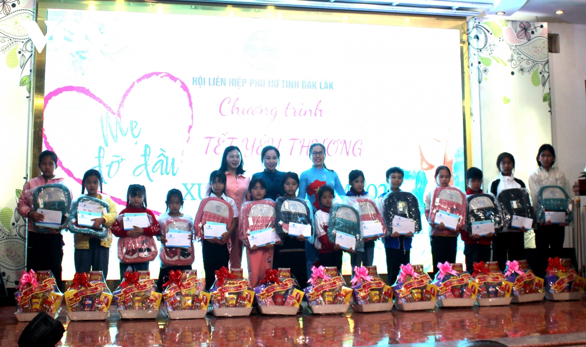 Ấm áp chương trình mẹ đỡ đầu - tết yêu thương xuân Ất tỵ hình ảnh 2 Am ap chuong trinh me do dau - tet yeu thuong xuan At ty hinh anh 2