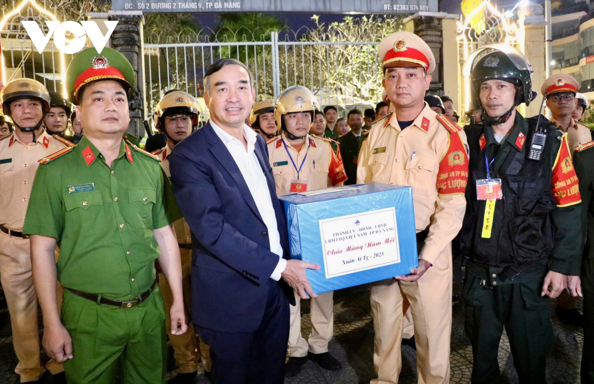 lãnh đạo Đà nẵng thăm, chúc tết các lực lượng trực xuyên tết hình ảnh 4 lanh dao Da nang tham, chuc tet cac luc luong truc xuyen tet hinh anh 4