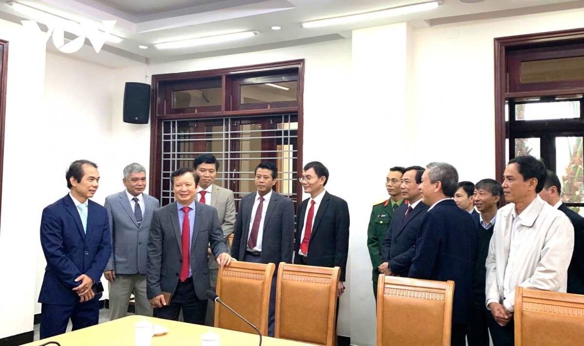 ngày làm việc đầu tiên của các quận mới, thành phố huế trực thuộc trung ương hình ảnh 3 ngay lam viec dau tien cua cac quan moi, thanh pho hue truc thuoc trung uong hinh anh 3
