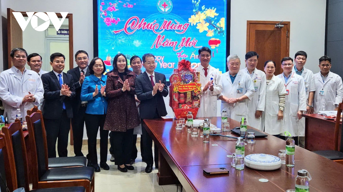 lãnh đạo Đà nẵng thăm, chúc tết các lực lượng trực xuyên tết hình ảnh 2 lanh dao Da nang tham, chuc tet cac luc luong truc xuyen tet hinh anh 2