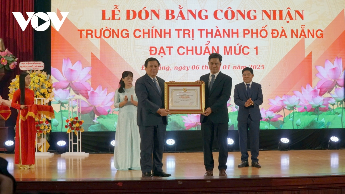 trường chính trị tp Đà nẵng đón nhận bằng công nhận đạt chuẩn mức 1 hình ảnh 1 truong chinh tri tp Da nang don nhan bang cong nhan dat chuan muc 1 hinh anh 1