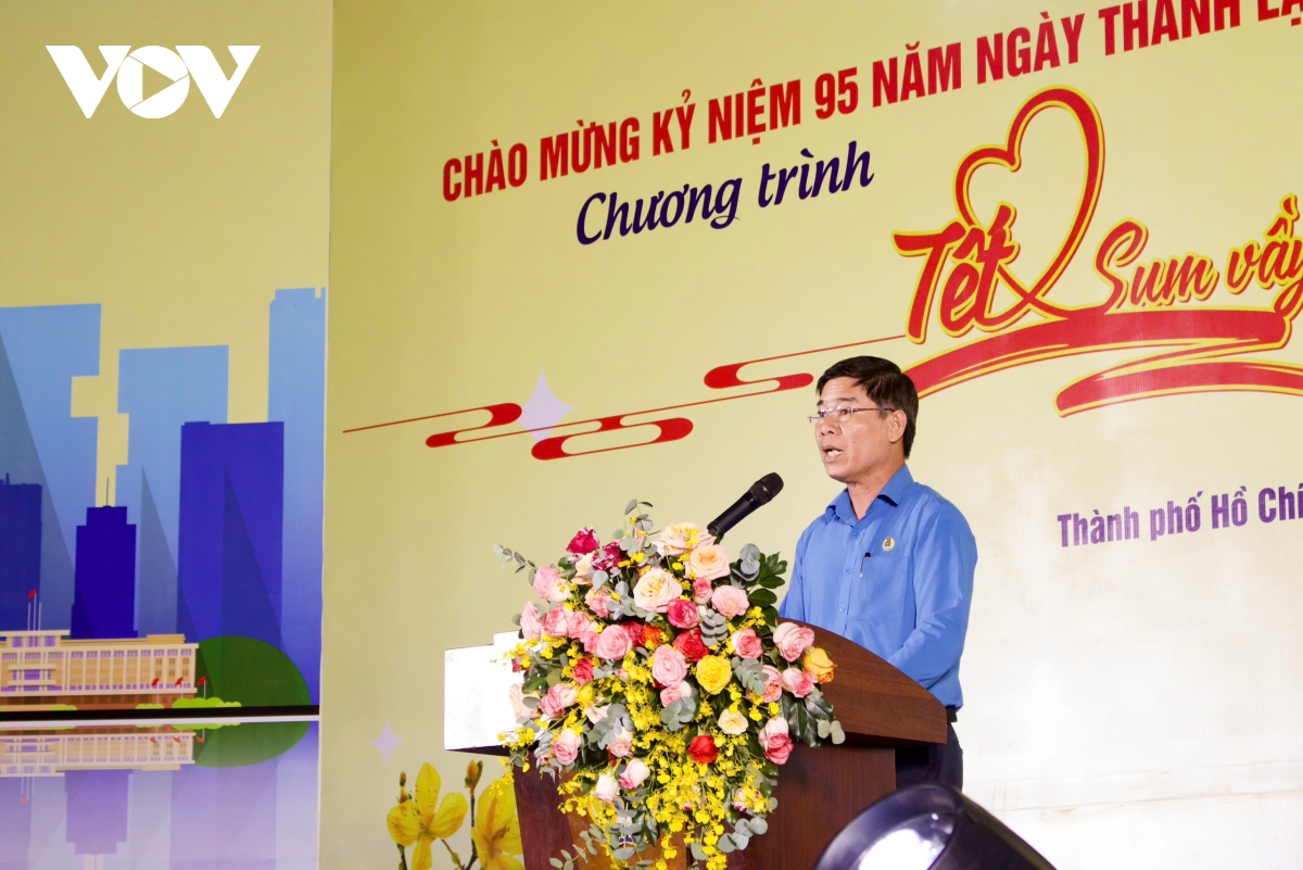 15.000 gia đình công nhân khó khăn ở tp.hcm được vui tết sum vầy hình ảnh 2 15.000 gia dinh cong nhan kho khan o tp.hcm duoc vui tet sum vay hinh anh 2