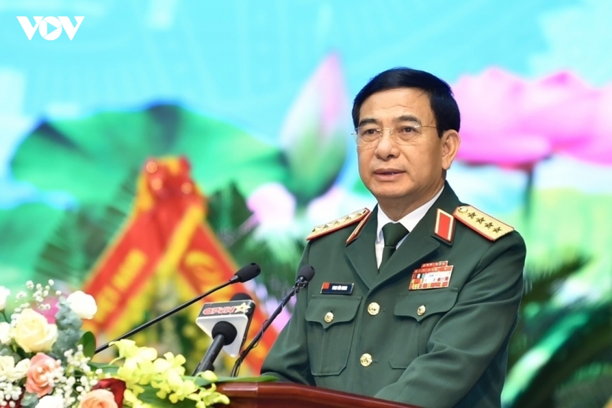 Dai tuong phan van giang gui thu chuc mung doi ngu nha giao trong quan doi hinh anh 1