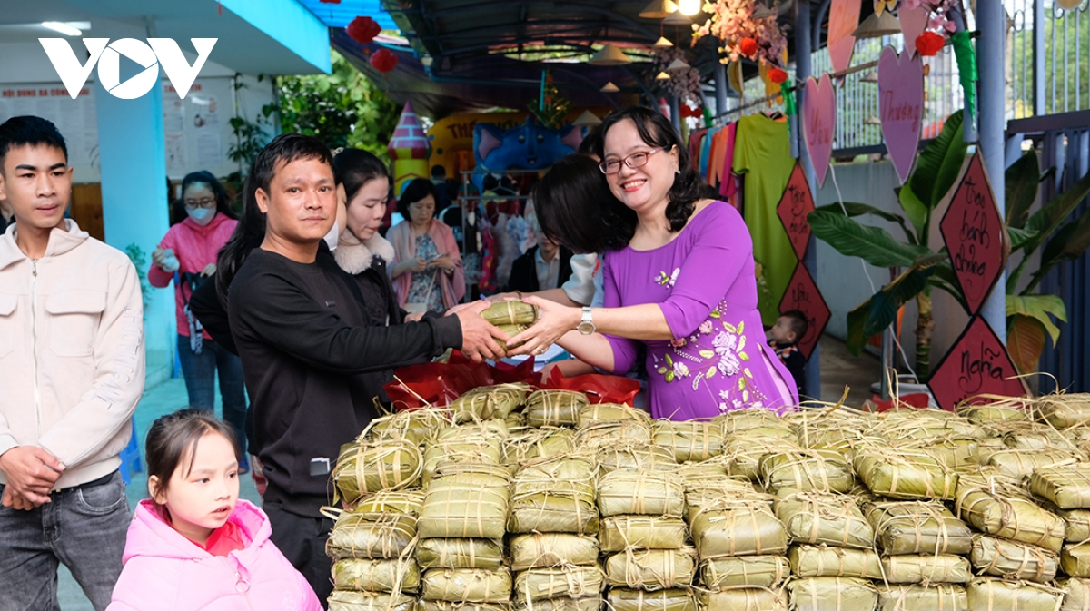 tết sum vầy dành cho con em công nhân nghèo tại Đà nẵng hình ảnh 3 tet sum vay danh cho con em cong nhan ngheo tai Da nang hinh anh 3