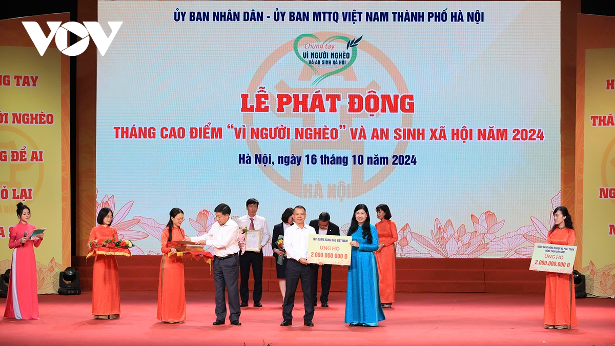 mang mua xuan am ap den voi cac gia dinh kho khan tren dia ban ha noi hinh anh 2