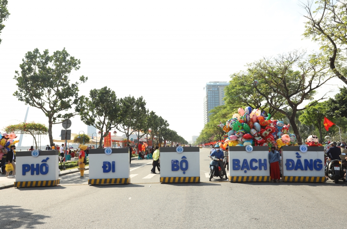 du xuân đường hoa, check-in linh vật Ất tỵ 2025 ở thành phố Đà nẵng hình ảnh 7 du xuan duong hoa, check-in linh vat At ty 2025 o thanh pho Da nang hinh anh 7