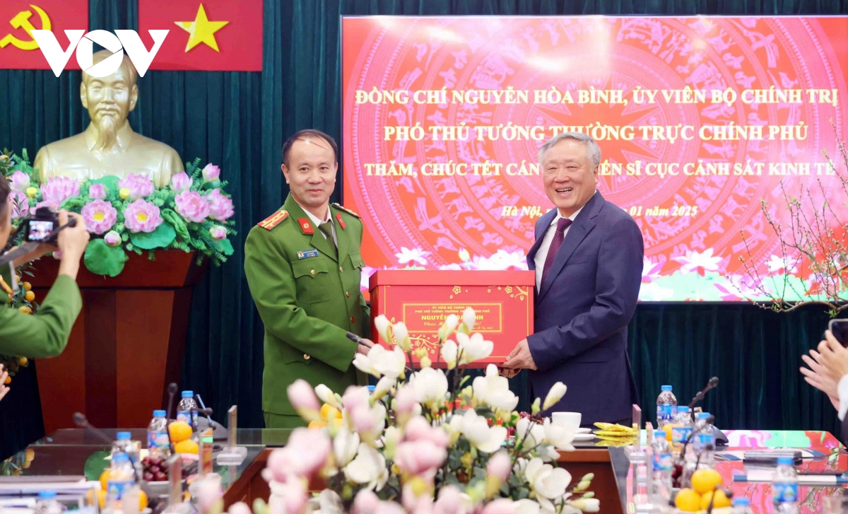 phó thủ tướng thường trực nguyễn hòa bình chúc tết cục cảnh sát kinh tế hình ảnh 3 pho thu tuong thuong truc nguyen hoa binh chuc tet cuc canh sat kinh te hinh anh 3