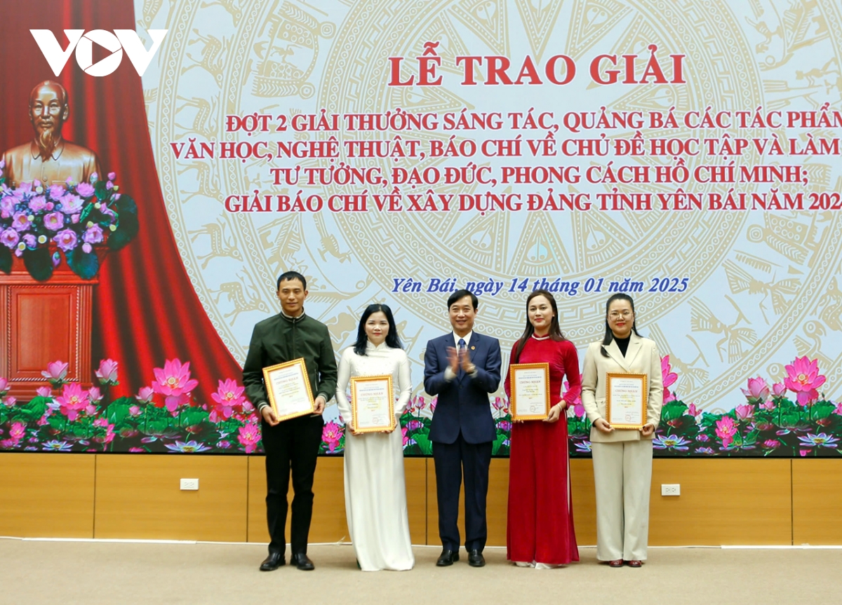 30 tác phẩm đoạt giải giải báo chí về xây dựng Đảng tỉnh yên bái hình ảnh 2 30 tac pham doat giai giai bao chi ve xay dung Dang tinh yen bai hinh anh 2