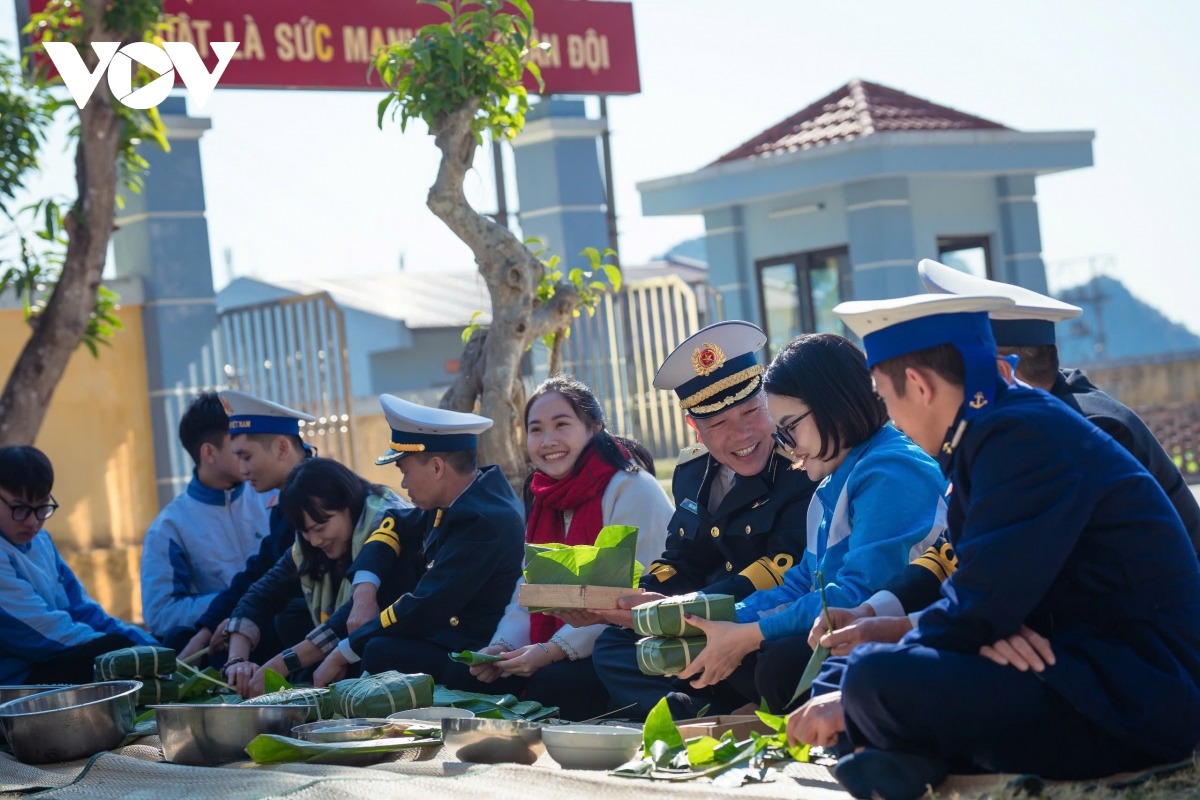 khong de bi dong bat ngo tu huong bien de dat lien don xuan binh an hinh anh 3