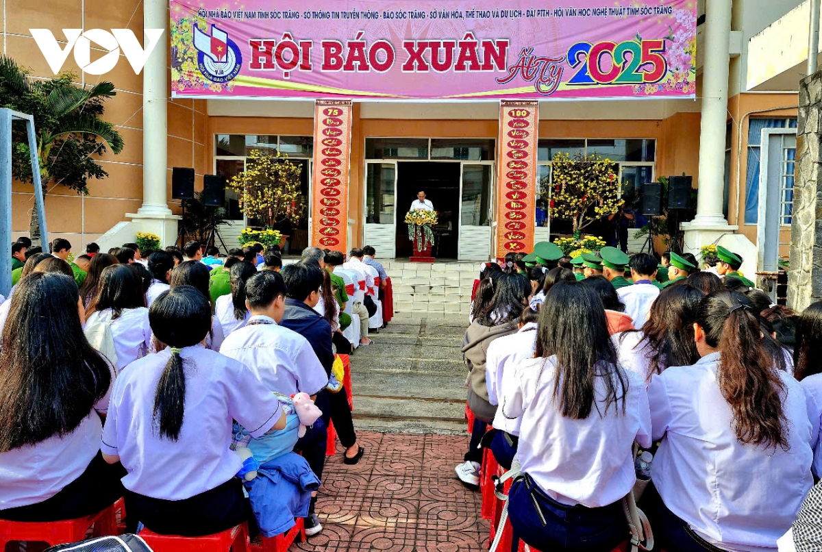 khai mac hoi bao xuan At ty 2025 tinh kon tum, soc trang hinh anh 2