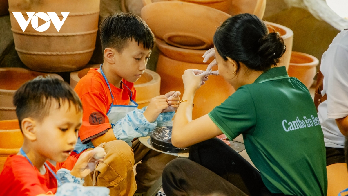 du xuân cần thơ tìm về nơi gắn kết tình thân hình ảnh 1 du xuan can tho tim ve noi gan ket tinh than hinh anh 1