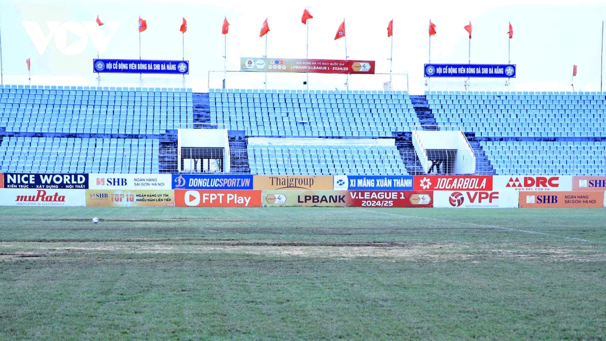 ngan ngam voi mat san hoa xuan truoc tran Da nang - ha noi fc hinh anh 1