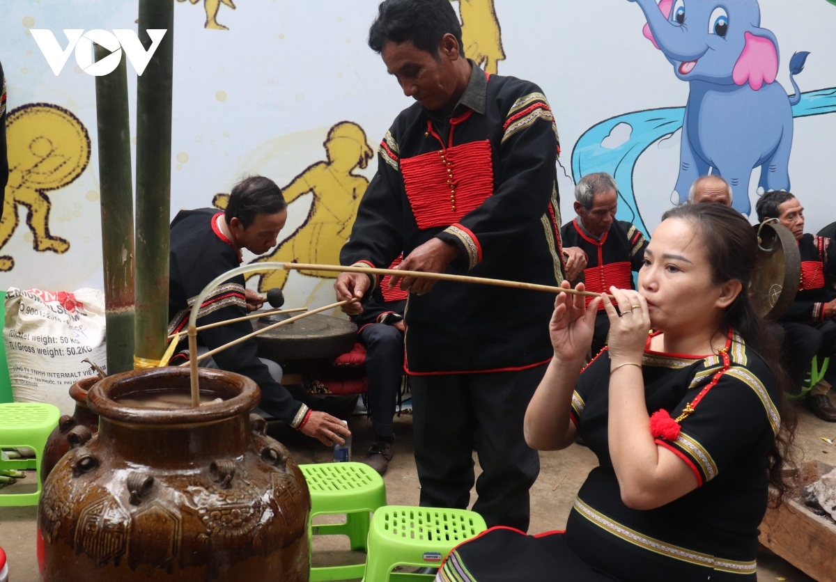 tai hien le mung lua moi o trung tam thanh pho buon ma thuot trong ngay dau nam moi hinh anh 6