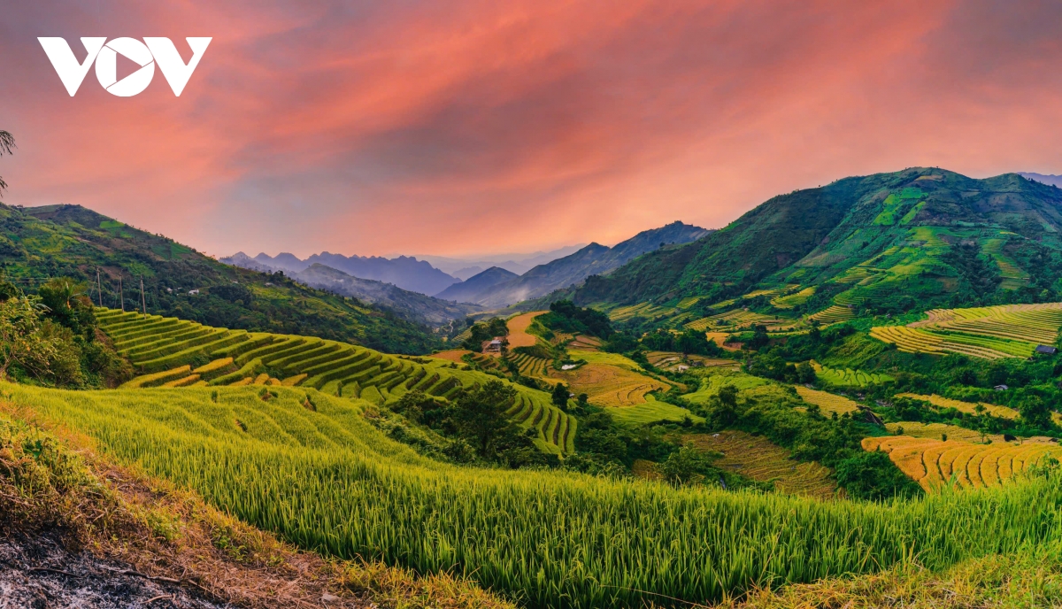 ban du lich sin suoi ho va dau an cua tinh quan - dan hinh anh 1