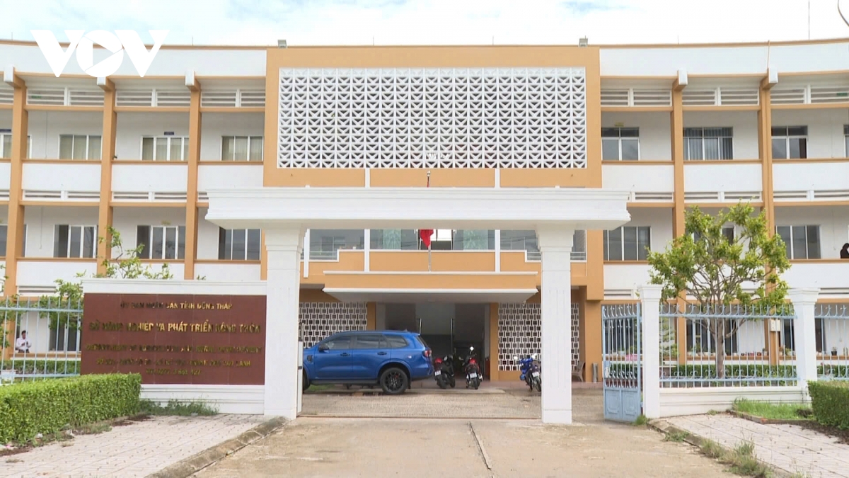 tinh gọn bộ máy hiệu lực, hiệu quả - quyết tâm từ vùng đất sen hồng hình ảnh 4 tinh gon bo may hieu luc, hieu qua - quyet tam tu vung dat sen hong hinh anh 4
