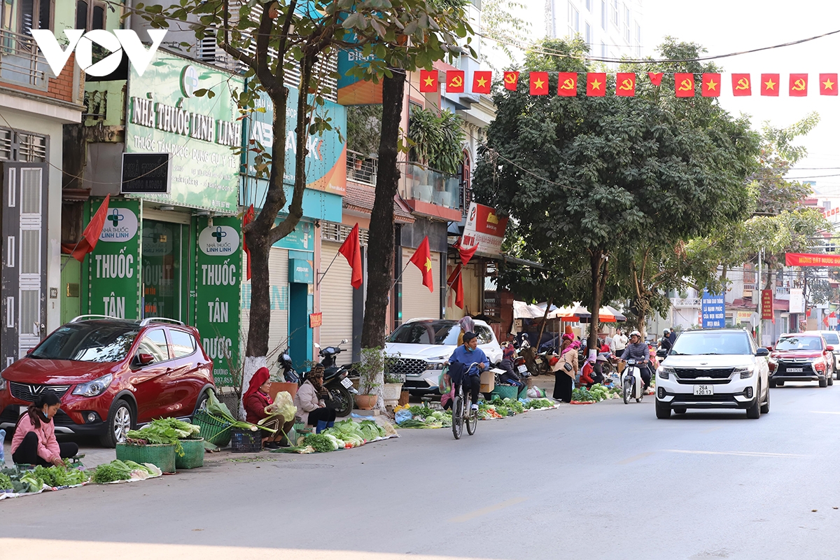 tieu thuong son la mo hang dau xuan hinh anh 1