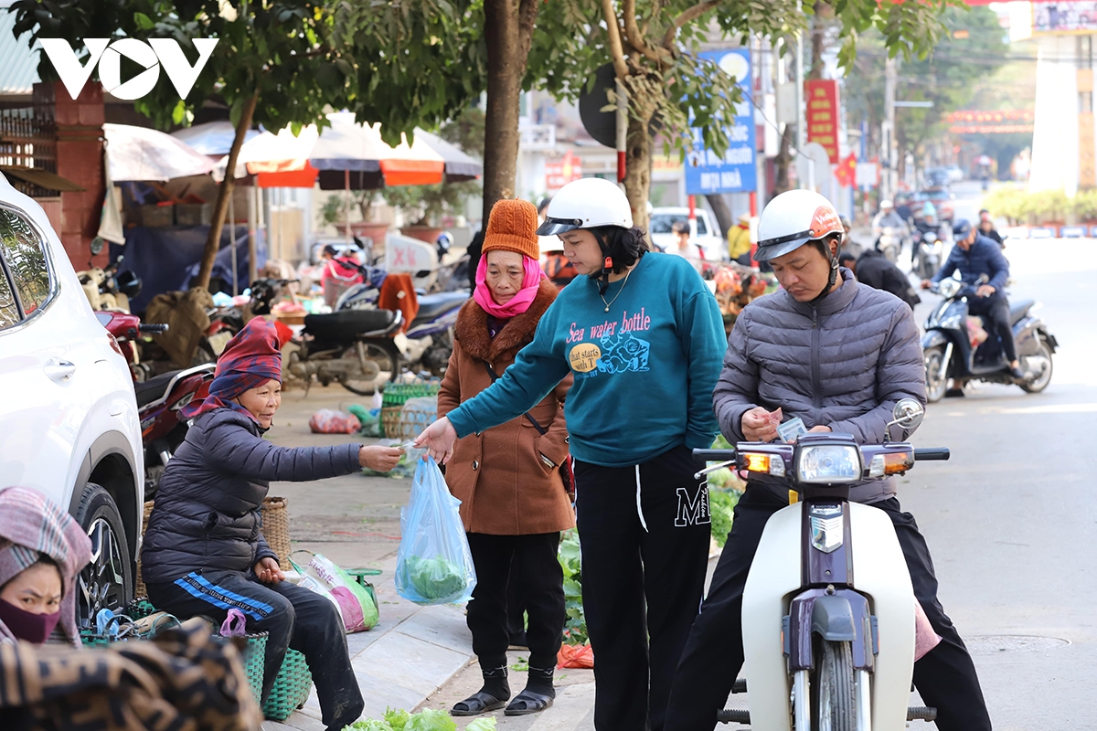 tieu thuong son la mo hang dau xuan hinh anh 2