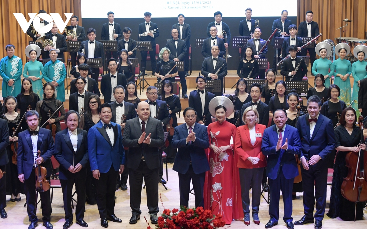 thủ tướng phạm minh chính cùng thủ tướng nga thưởng thức nghệ thuật tại hà nội hình ảnh 9 thu tuong pham minh chinh cung thu tuong nga thuong thuc nghe thuat tai ha noi hinh anh 9