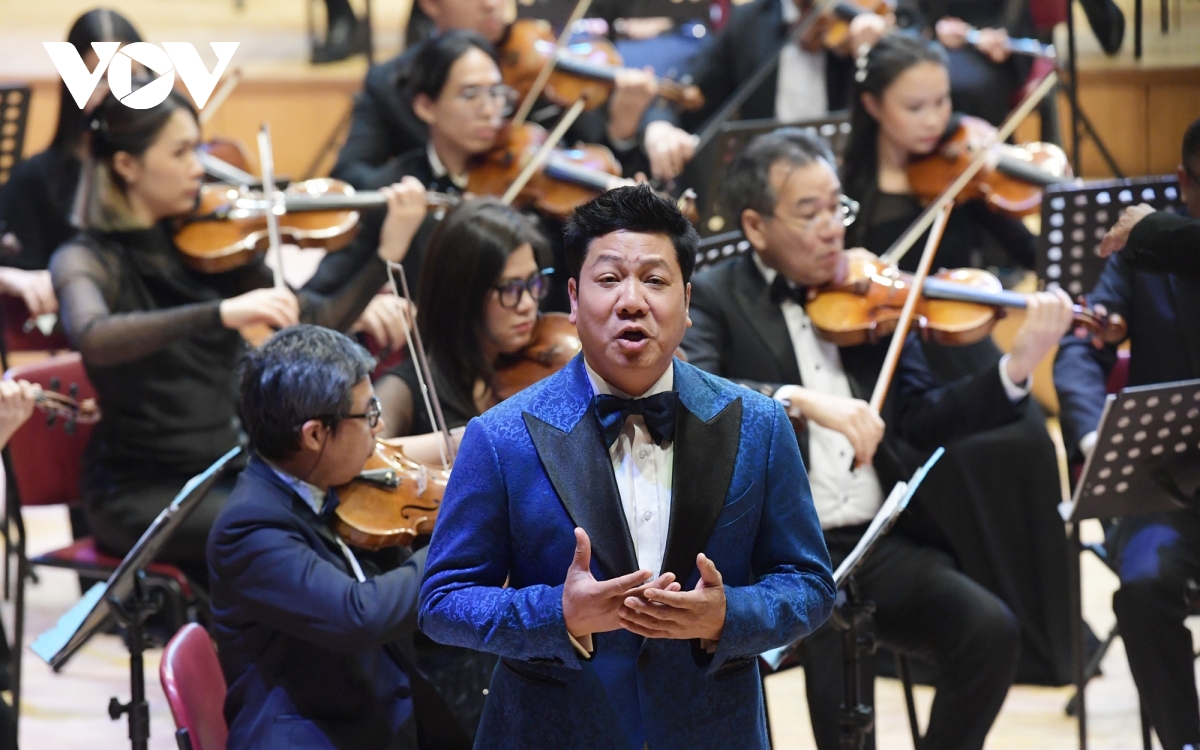 thủ tướng phạm minh chính cùng thủ tướng nga thưởng thức nghệ thuật tại hà nội hình ảnh 4 thu tuong pham minh chinh cung thu tuong nga thuong thuc nghe thuat tai ha noi hinh anh 4