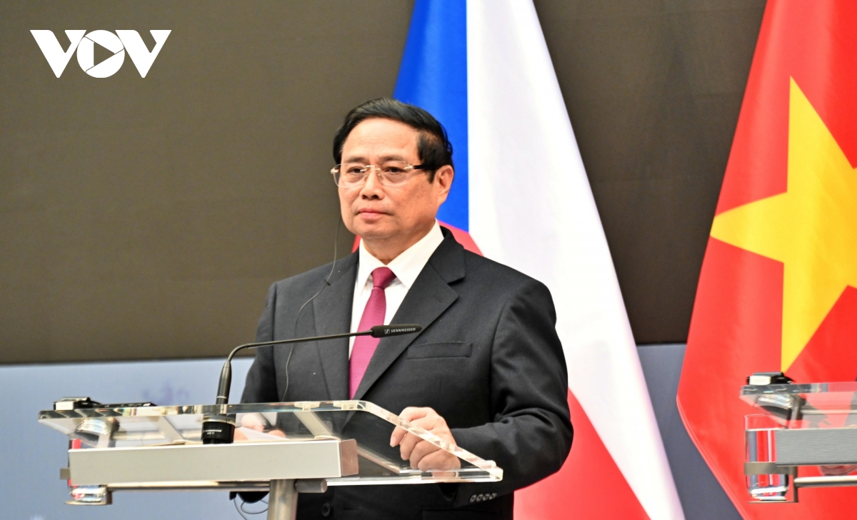 thủ tướng việt nam và thủ tướng séc gặp gỡ báo chí sau hội đàm thành công hình ảnh 3 thu tuong viet nam va thu tuong sec gap go bao chi sau hoi dam thanh cong hinh anh 3