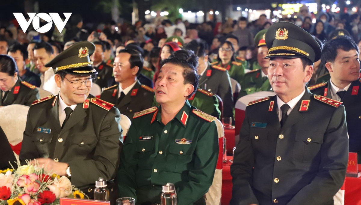 bộ công an tổ chức chương trình giao lưu nghệ thuật tại Đắk lắk hình ảnh 2 bo cong an to chuc chuong trinh giao luu nghe thuat tai Dak lak hinh anh 2