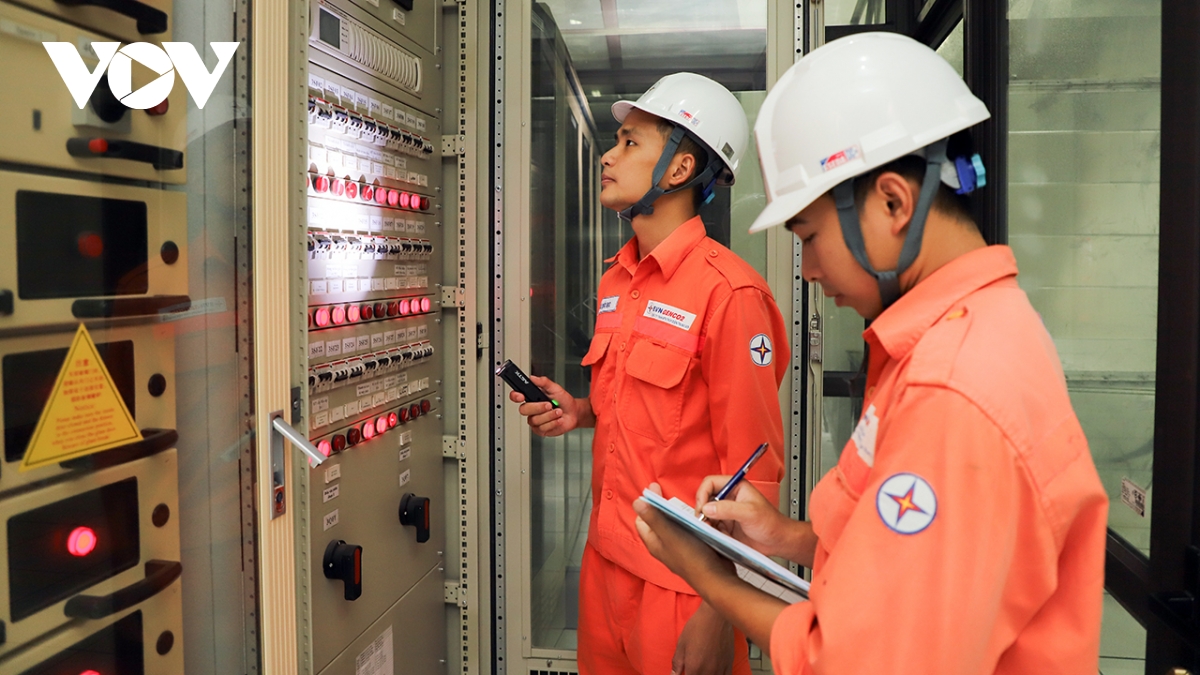 Tiền điện tháng 6 lại tăng cao, người tiêu dùng đặt hàng ngàn câu hỏi vì sao?