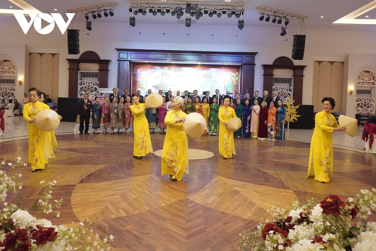 người việt tại lào vui tết cộng đồng mừng xuân Ất tỵ 2025 hình ảnh 1 nguoi viet tai lao vui tet cong dong mung xuan At ty 2025 hinh anh 1