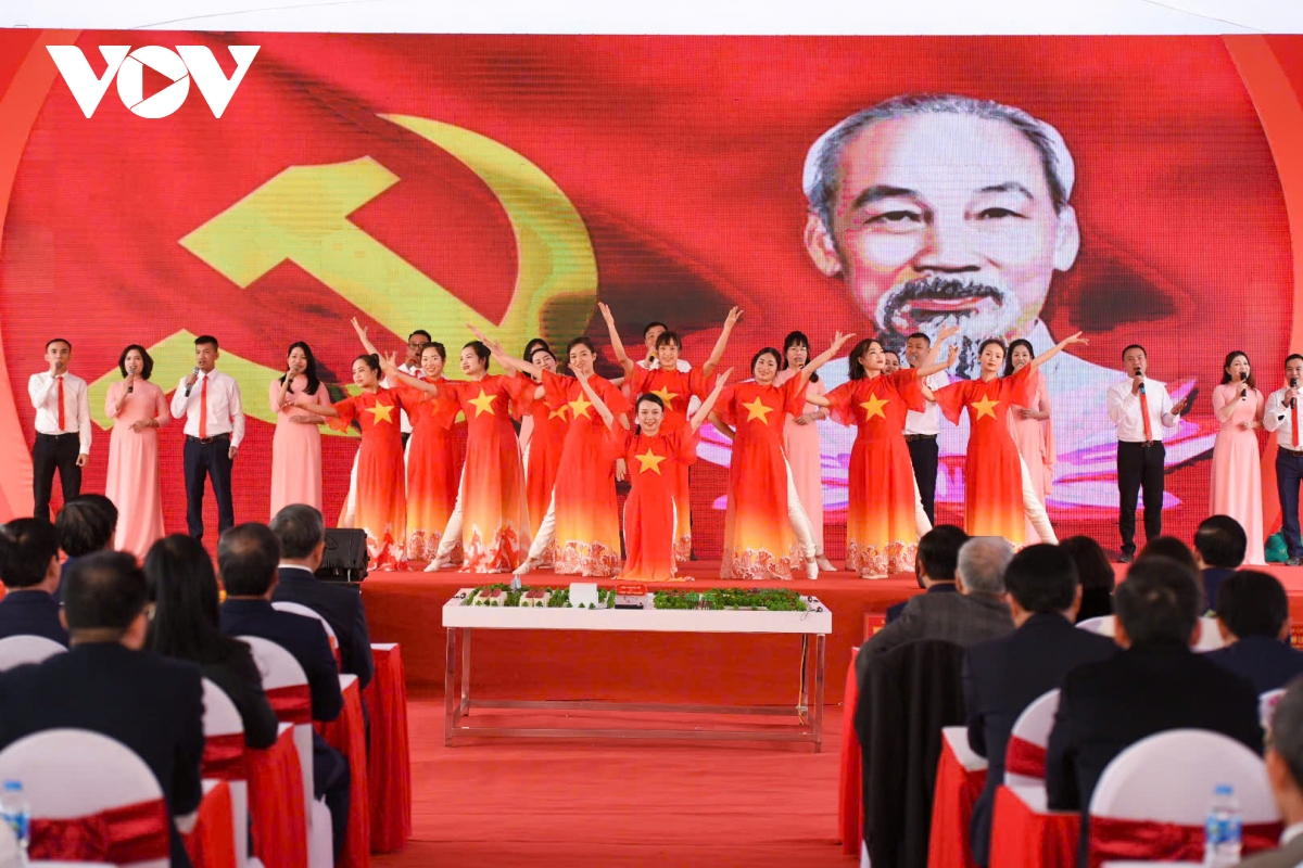Anh tong bi thu to lam du le khoi cong Den tho bac ho va cong vien van mieu hinh anh 5