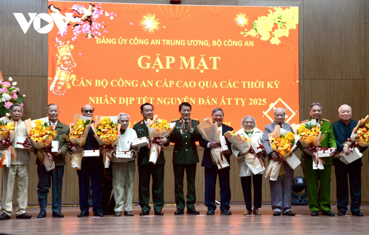 tổng bí thư tô lâm gặp mặt chúc tết cán bộ cấp cao công an qua các thời kỳ hình ảnh 4 tong bi thu to lam gap mat chuc tet can bo cap cao cong an qua cac thoi ky hinh anh 4