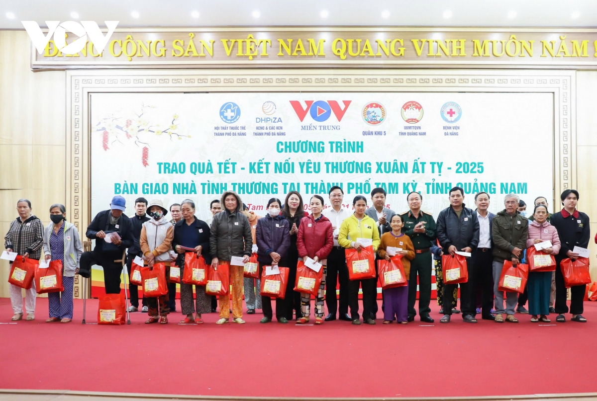 vov miền trung và các đơn vị đồng hành mang tết sớm đến đồng bào nghèo quảng nam hình ảnh 4 vov mien trung va cac don vi dong hanh mang tet som den dong bao ngheo quang nam hinh anh 4