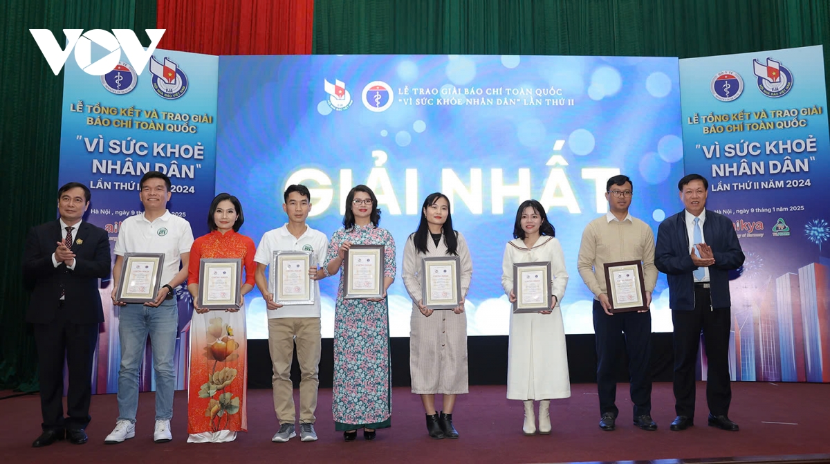 lễ trao giải báo chí toàn quốc vì sức khỏe nhân dân lần thứ ii hình ảnh 2 le trao giai bao chi toan quoc vi suc khoe nhan dan lan thu ii hinh anh 2