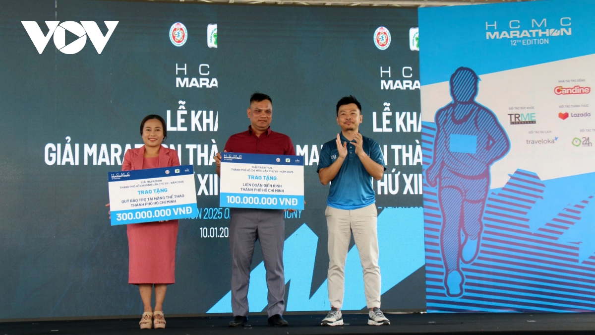 giải marathon tp.hcm mở đầu sự kiện kỷ niệm 50 năm giải phóng miền nam hình ảnh 4 giai marathon tp.hcm mo dau su kien ky niem 50 nam giai phong mien nam hinh anh 4