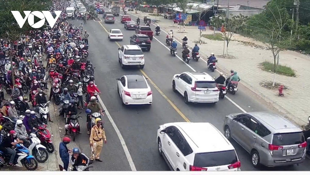 giao thông ùn ứ nghiêm trọng, 5 lần xả tại trạm thu phí tại tiền giang hình ảnh 3 giao thong un u nghiem trong, 5 lan xa tai tram thu phi tai tien giang hinh anh 3