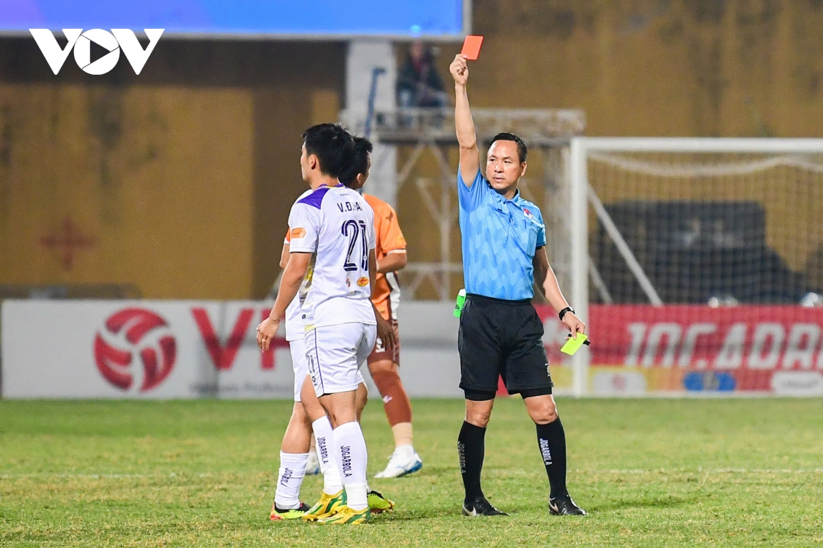 ket qua v-league hom nay 24 1 hagl thang ha noi fc trong tran dau dien ro vi var hinh anh 14