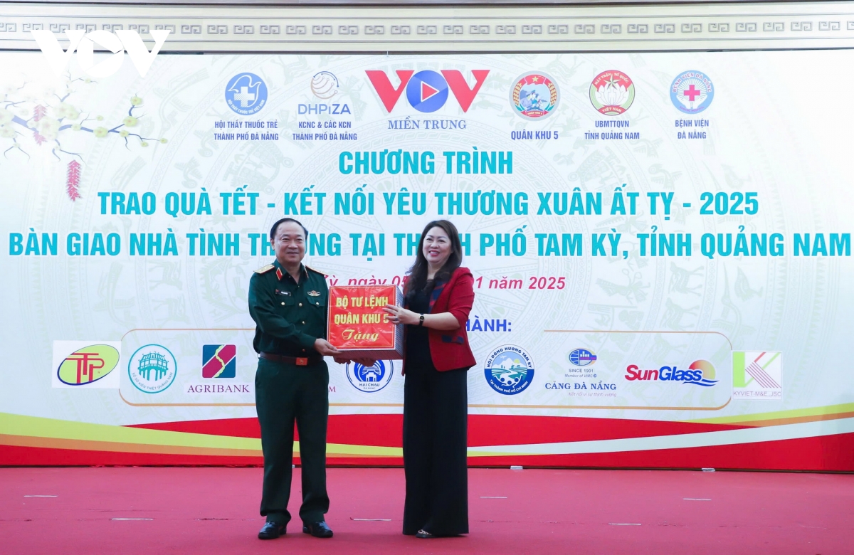 vov miền trung và các đơn vị đồng hành mang tết sớm đến đồng bào nghèo quảng nam hình ảnh 5 vov mien trung va cac don vi dong hanh mang tet som den dong bao ngheo quang nam hinh anh 5