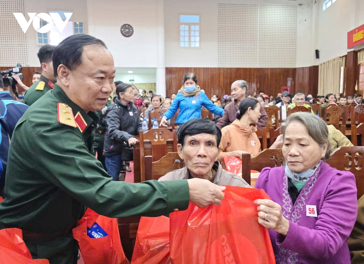 vov miền trung và các đơn vị đồng hành mang tết sớm đến đồng bào nghèo quảng nam hình ảnh 7 vov mien trung va cac don vi dong hanh mang tet som den dong bao ngheo quang nam hinh anh 7